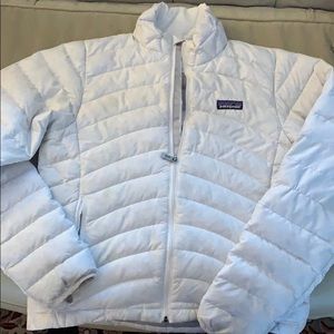 Patagonia down jacket! Winter white! Size small.